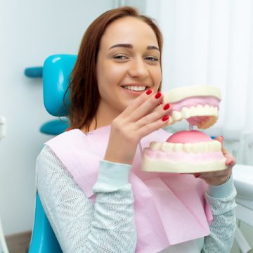 FIVE SIGNS THAT DENTAL IMPLANTS ARE THE RIGHT CHOICE FOR YOU